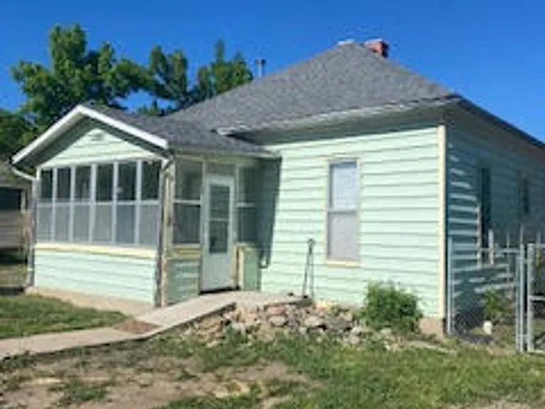 1405 Garfield Ave — Photo 2