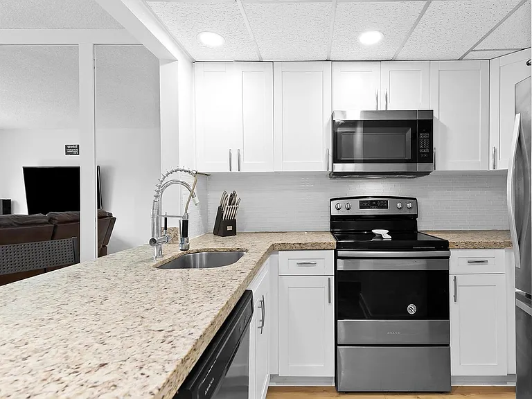 900 River Reach Dr #406 — Photo 8