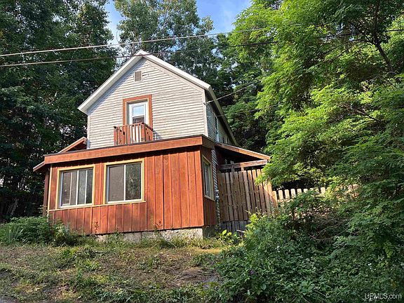 2nd image of 26698 W 9th St