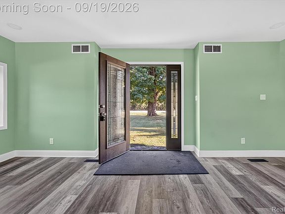5th image of 10215 W Mount Morris Rd