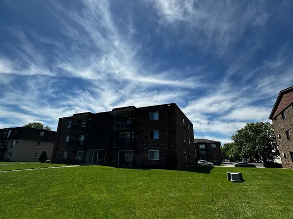 5728 128th St APT 2D, Crestwood, IL 60418