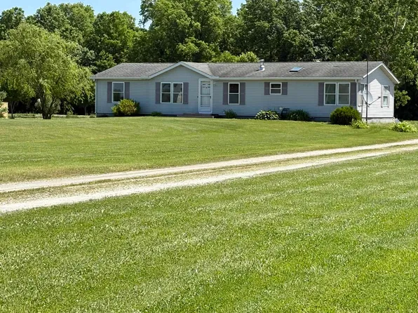 5137 Hessen Rd, Casco, MI 48064