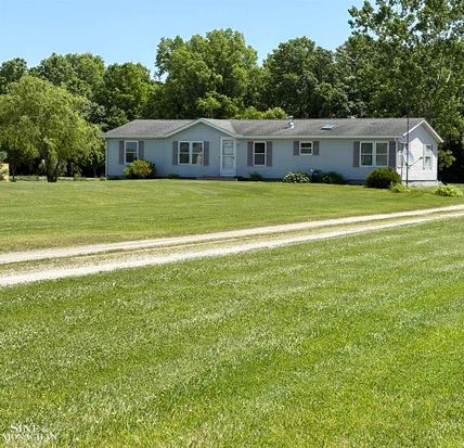 5137 Hessen Rd, Casco, MI 48064