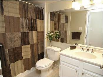 5th image of 11423 Commonwealth Dr #11423