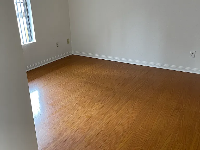 521 N Louise St #102 — Photo 9