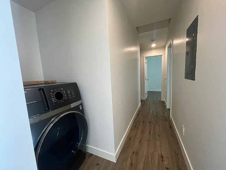 390 Hill St — Photo 17