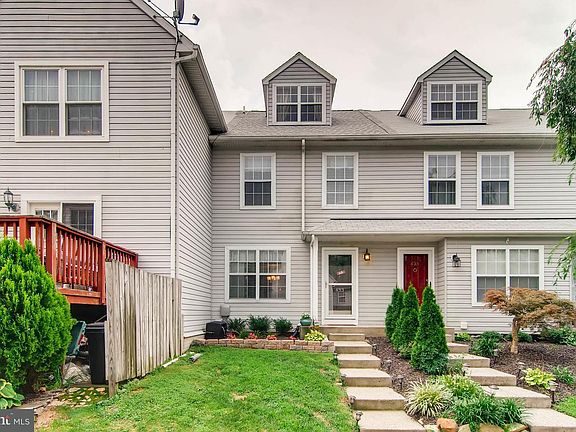 2nd image of 433 Darby Ln