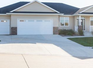 302 12th St Ne, Waverly, IA 50677