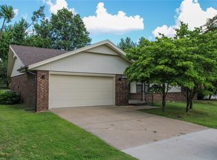 1205 S 13th St, Rogers, AR 72758