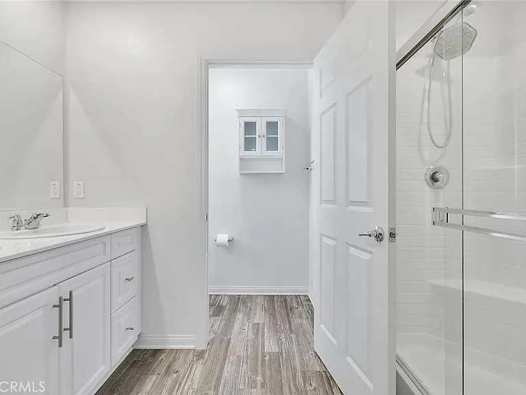 14700 Sherman Way — Photo 6