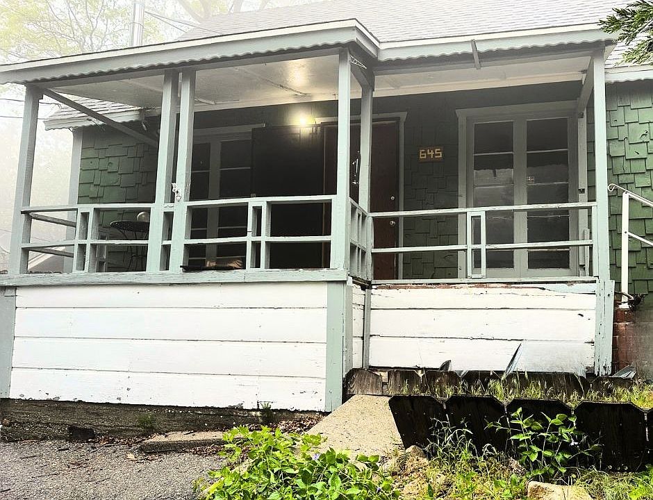 1st image of 645 Knoll Dr