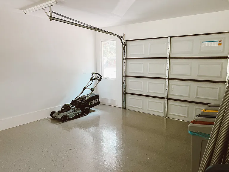 Morris Park Ln — Photo 16