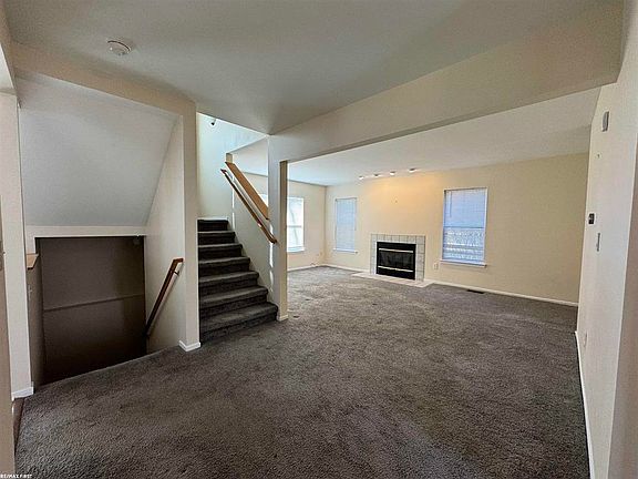 3rd image of 778 Huntclub Blvd