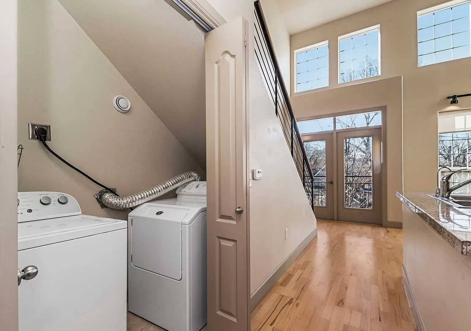 2 Bedroom 2 Bathroom Condo in Hyde Park Place — Photo 4