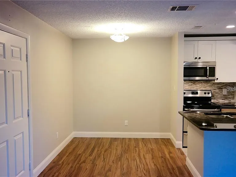 224 Afton Sq #104 — Photo 6