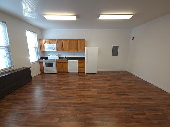 3rd image of 430 Greenfield Ave #103-3