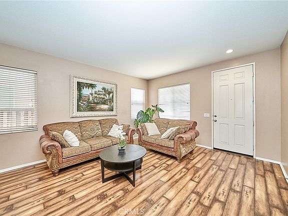 4th image of 10249 Jennifer Ave