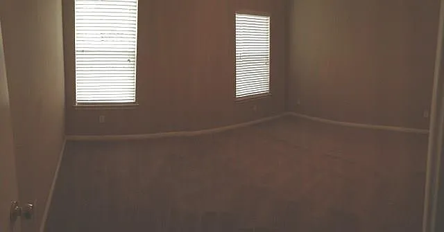 503 Gregory Ct — Photo 8