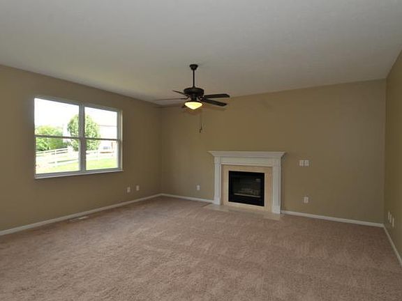 4th image of 9825 Cherbourg Dr