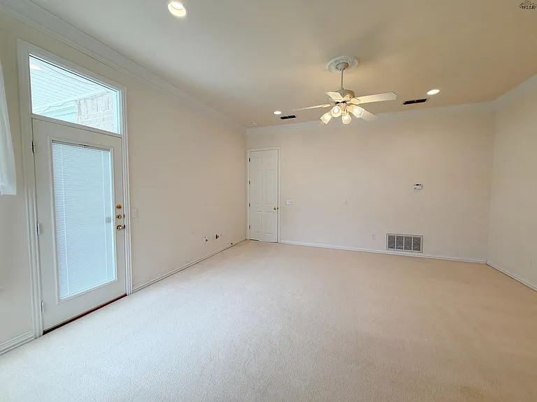 4506 Hollow Ridge Dr — Photo 12