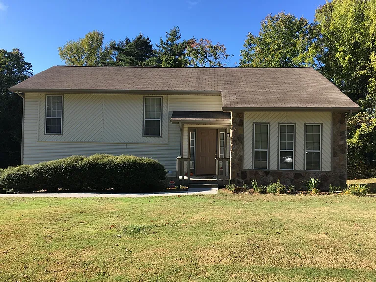 8804 Pebble Creek Rd — Photo 1