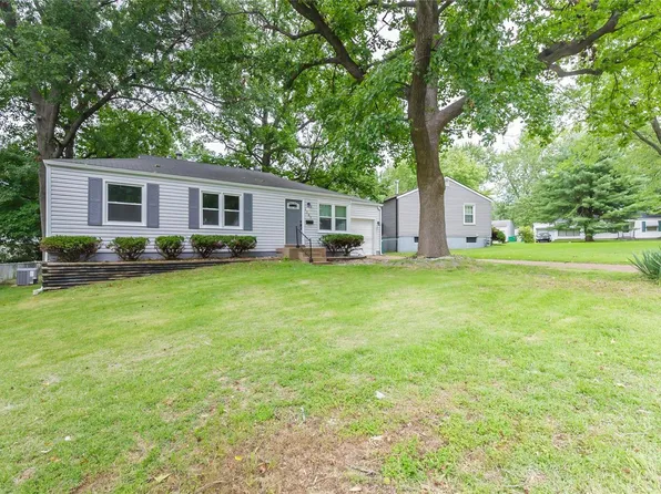 1207 Laire Dr, Saint Louis, MO 63137