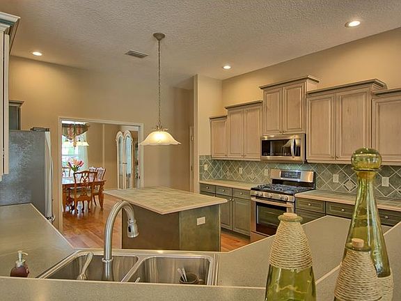 5th image of 1711 Saint James Cir