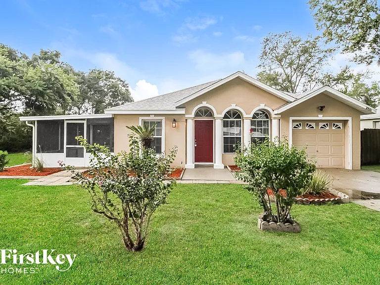 2826 Redbud Ct — Photo 1