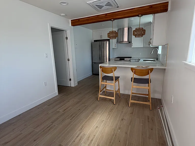 941 Lodgewood Way #B — Photo 2