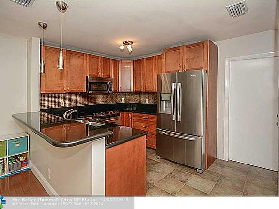 4th image of 1208 NW 107th Ter