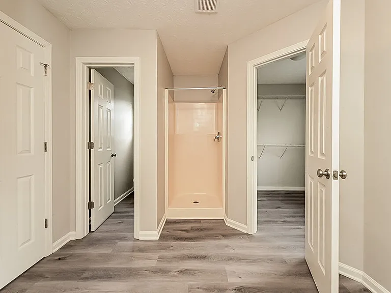 1375 Lafayette Sq — Photo 11