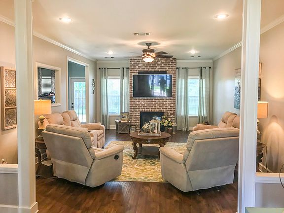 2nd image of 202 Walden Way