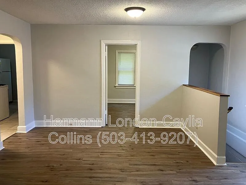 3 bed, 2.0 bath, 918 sqft, $1,075 — Photo 2