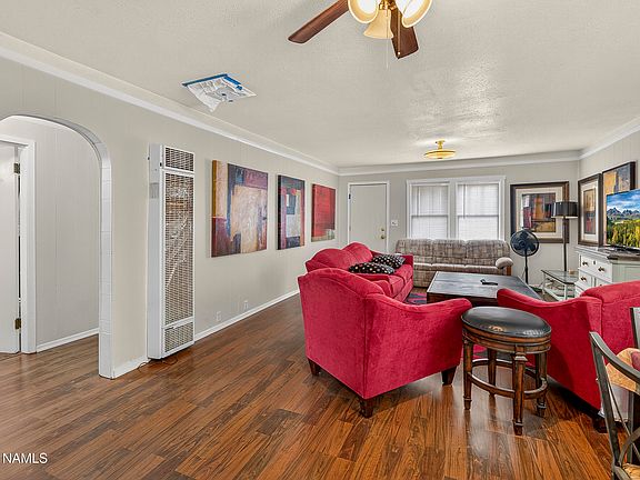 5th image of 1004 N Apache Ave
