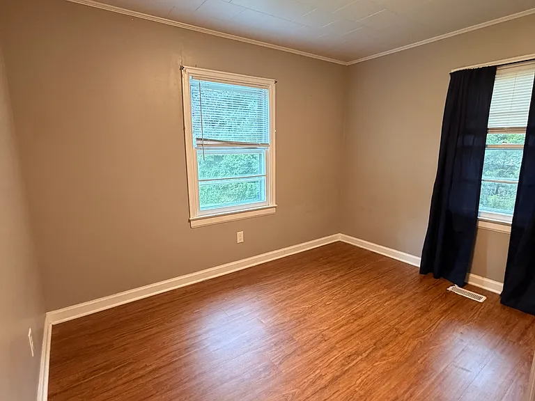 102 Maple St — Photo 8