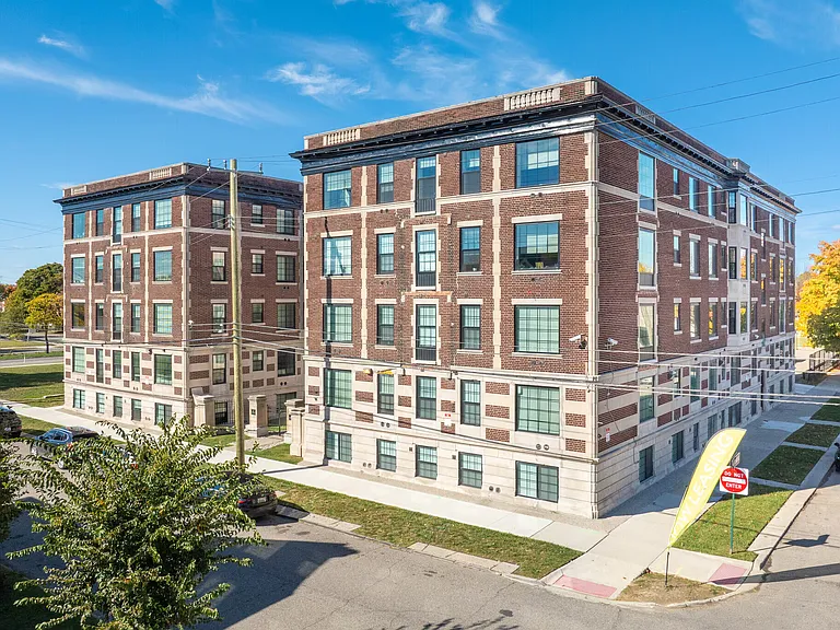 Bethune Lofts — Photo 20