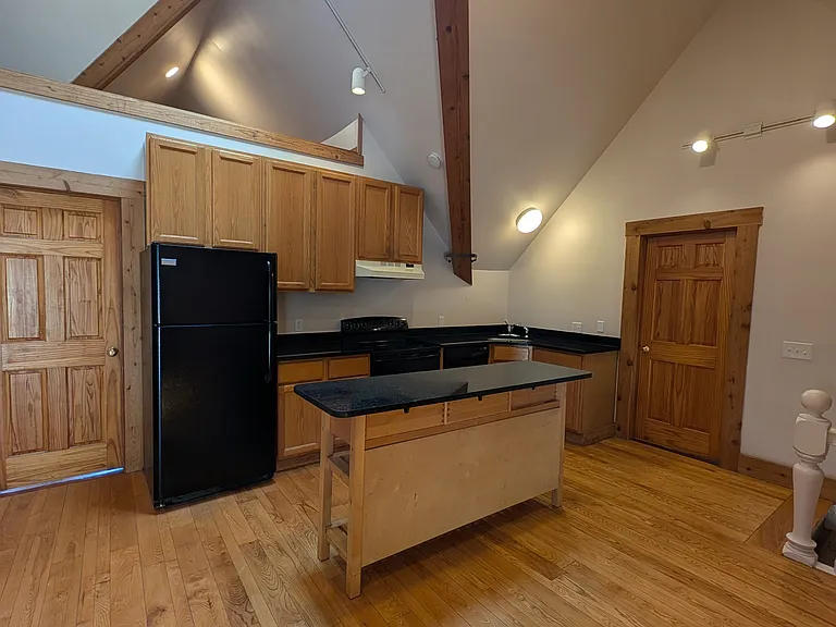 541 University Ave #5 — Photo 1