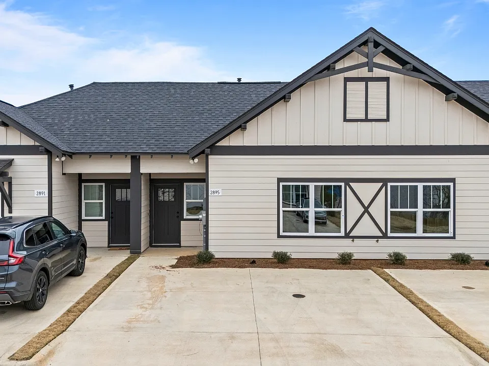 2895 Ridge Crest Ct