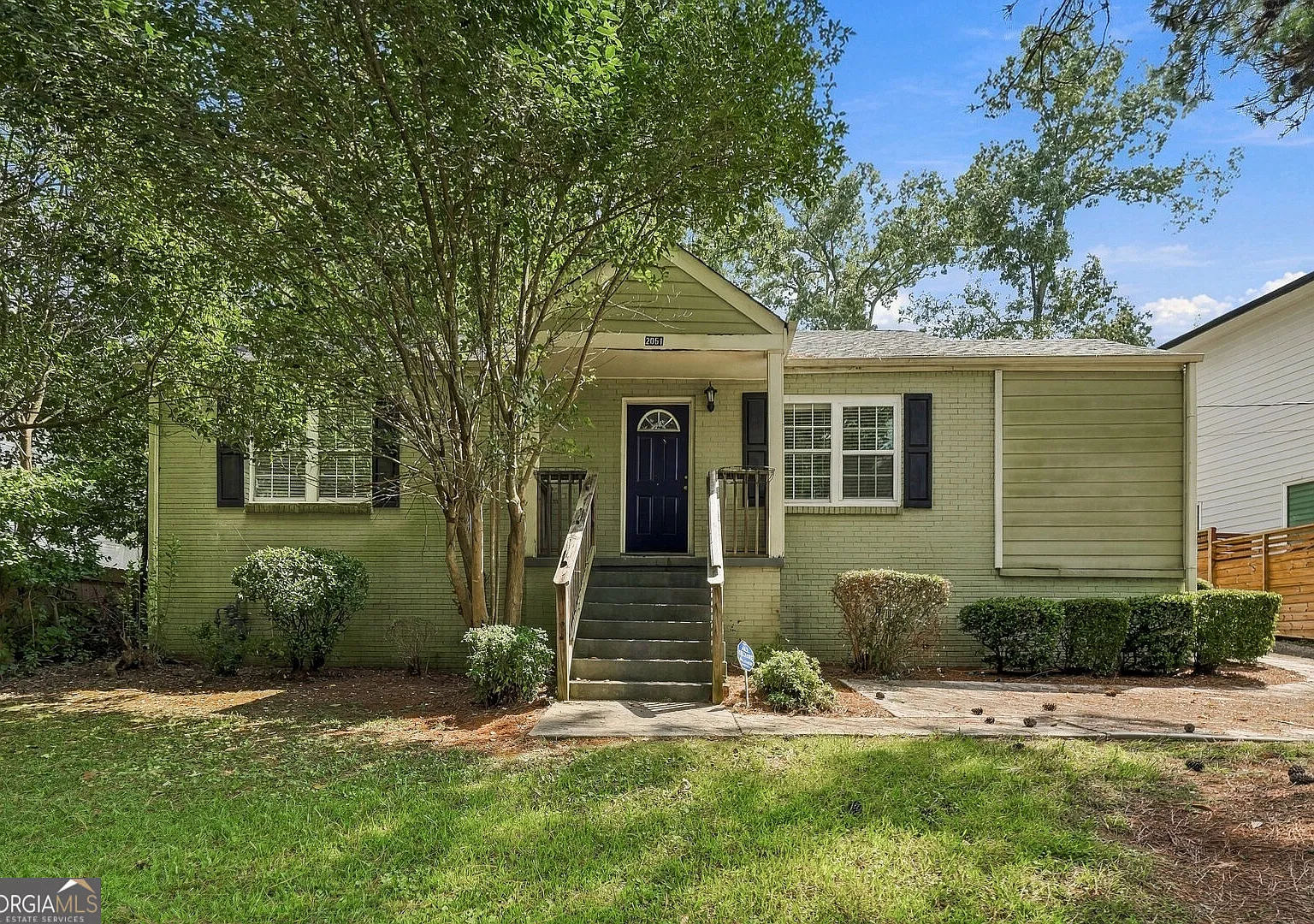 3 bed, 2.0 bath, $2,300 — Photo 1