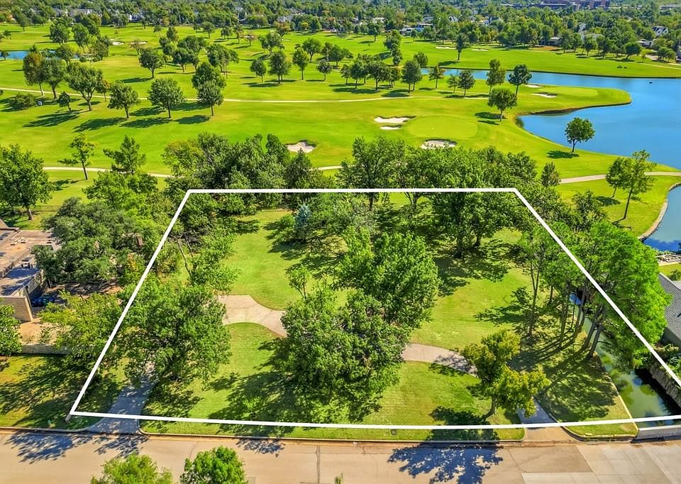 2nd image of 6900 N Country Club Dr