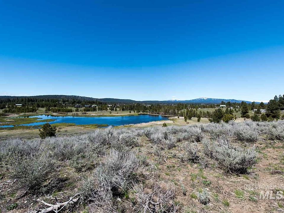 2nd image of 3-3A Buckcamp Ln