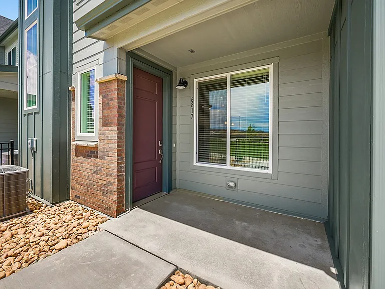 6817 Huddersfield Ln — Photo 4