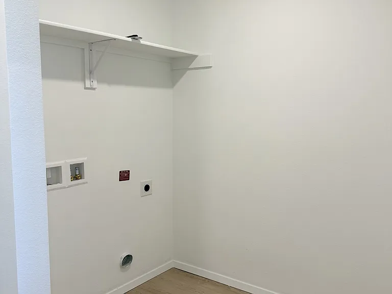 1609 E Gary St — Photo 16