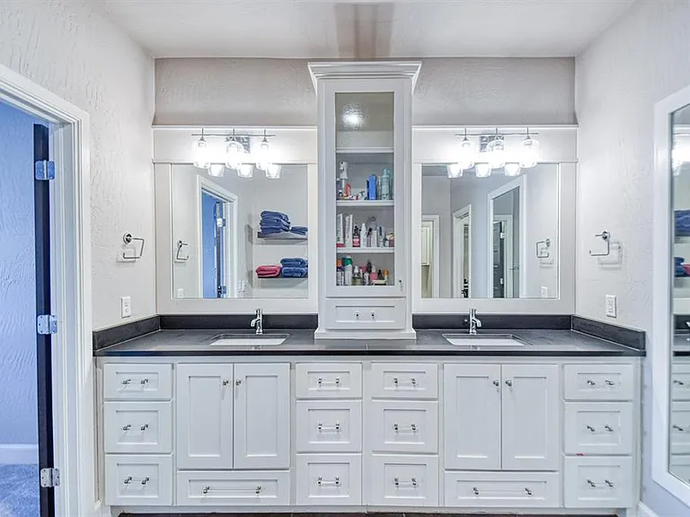 2325 Rivercross Ct — Photo 19