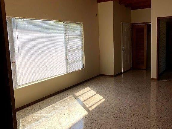 3rd image of 1074 Pinecrest Ln