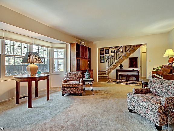 3rd image of 11 Julip Ct