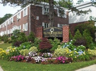 22601 88th Ave, Queens Village, NY 11427