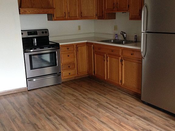 2nd image of 102 Meadow Dr