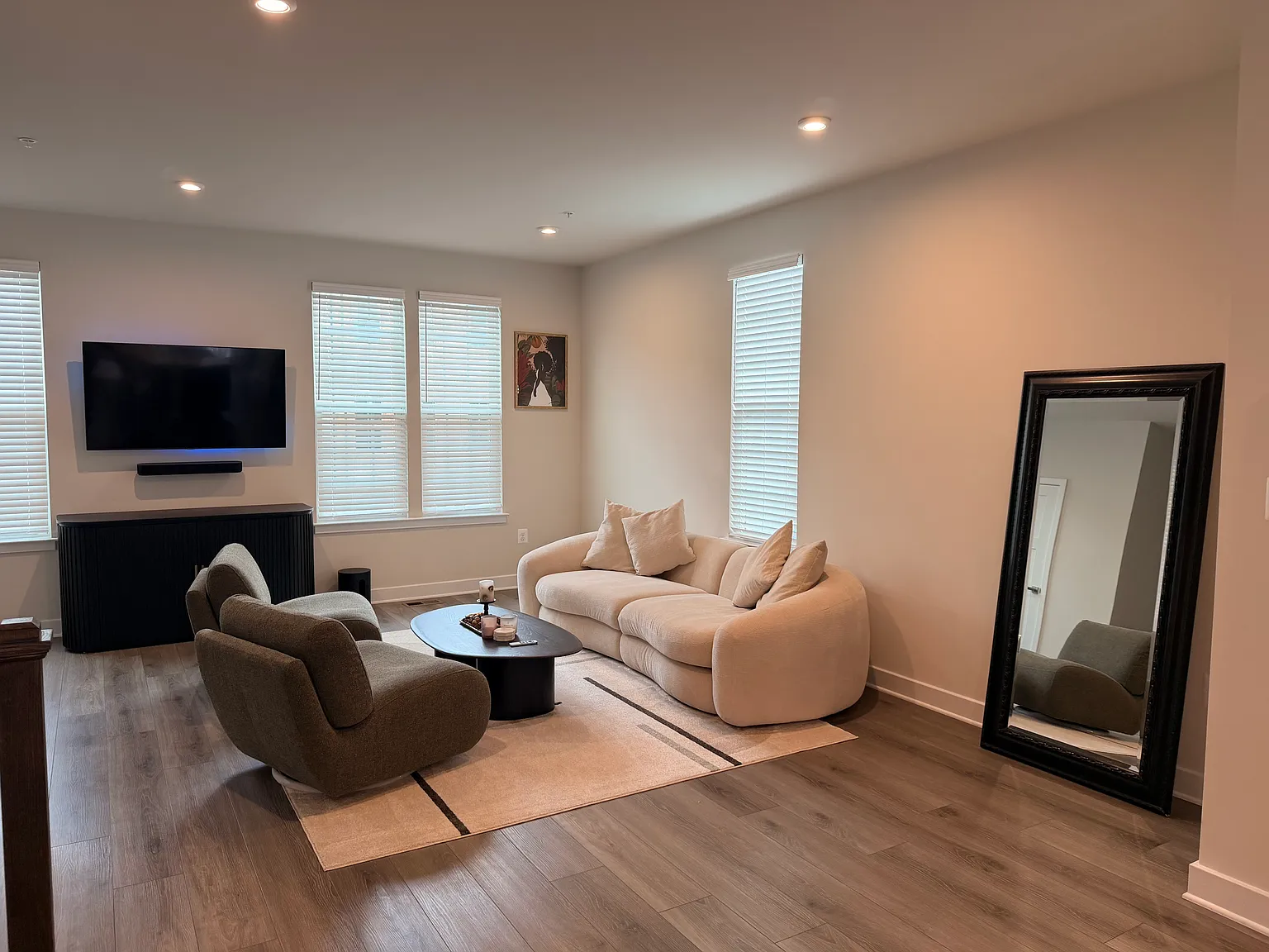3 bed, 2034 sqft, $5,500 — Photo 4