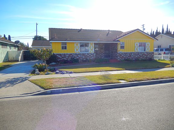 GREAT CURB APPEAL
